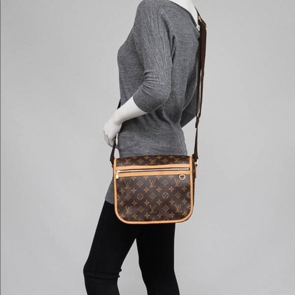 Louis Vuitton Handbags - Authentic Louis Vuitton Bosphore Messenger bag